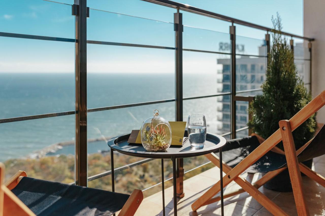 Sea & Sky Apartments Odessa Buitenkant foto