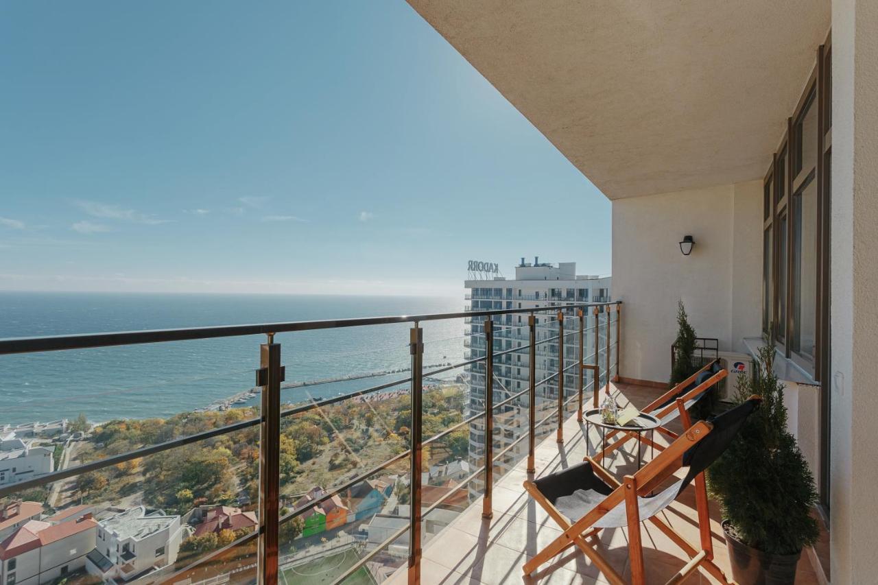 Sea & Sky Apartments Odessa Buitenkant foto