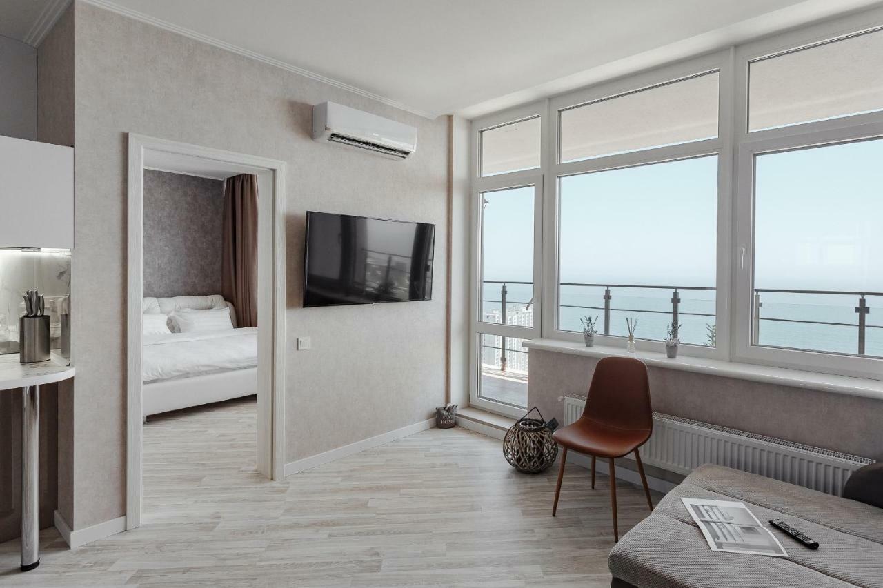 Sea & Sky Apartments Odessa Buitenkant foto