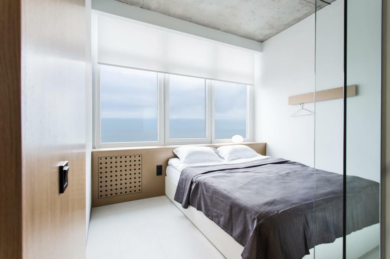 Sea & Sky Apartments Odessa Buitenkant foto